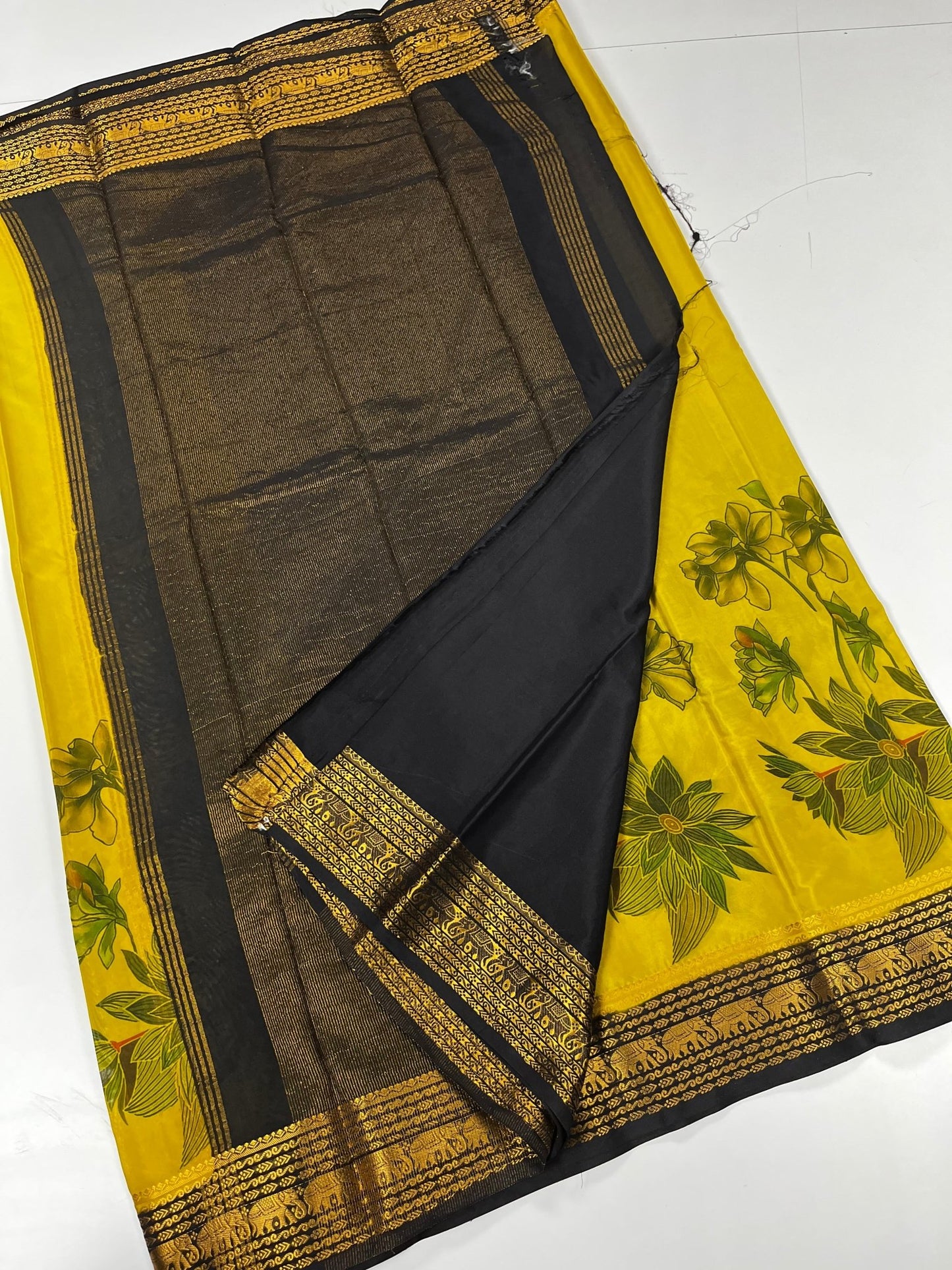 FANCY PRINTED CREPE SILK SAREE - B S CHANNABASAPPA & SONS
