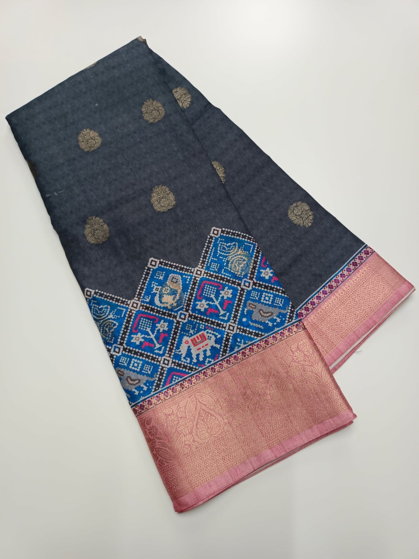 FANCY PRINTED SAREE - B S CHANNABASAPPA & SONS