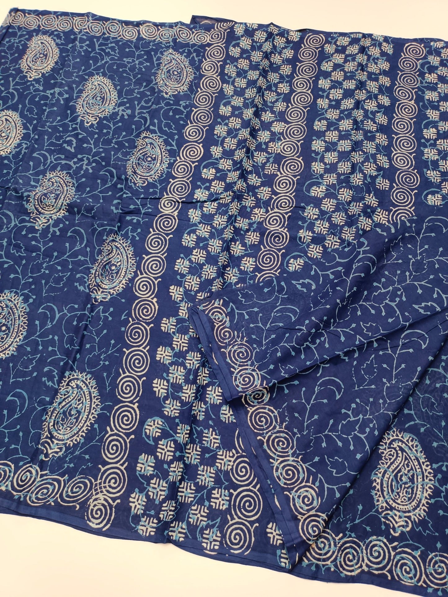 FANCY PRINTED COTTON SAREE - B S CHANNABASAPPA & SONS
