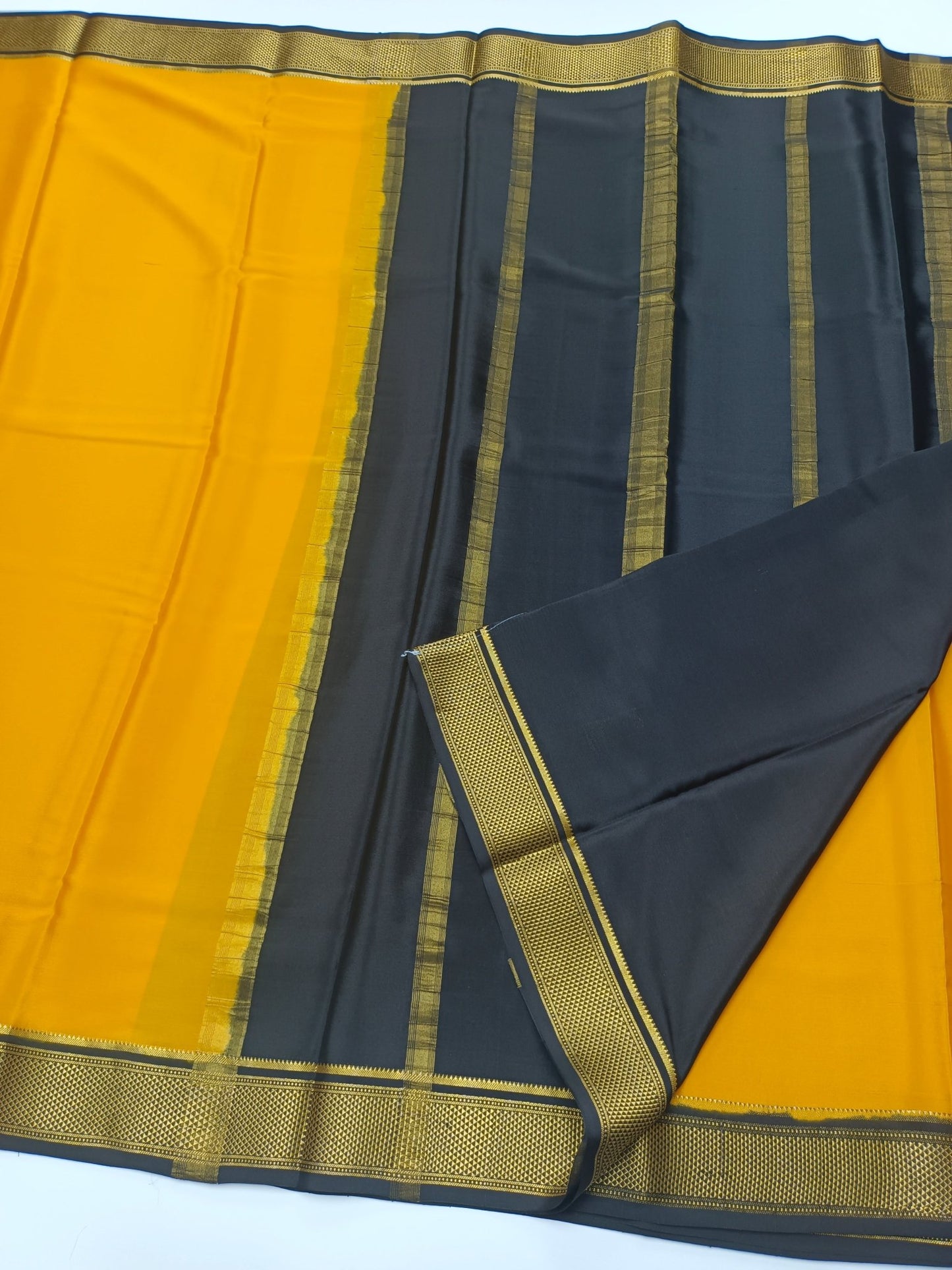 PURE CREPE SILK SAREE - B S CHANNABASAPPA & SONS