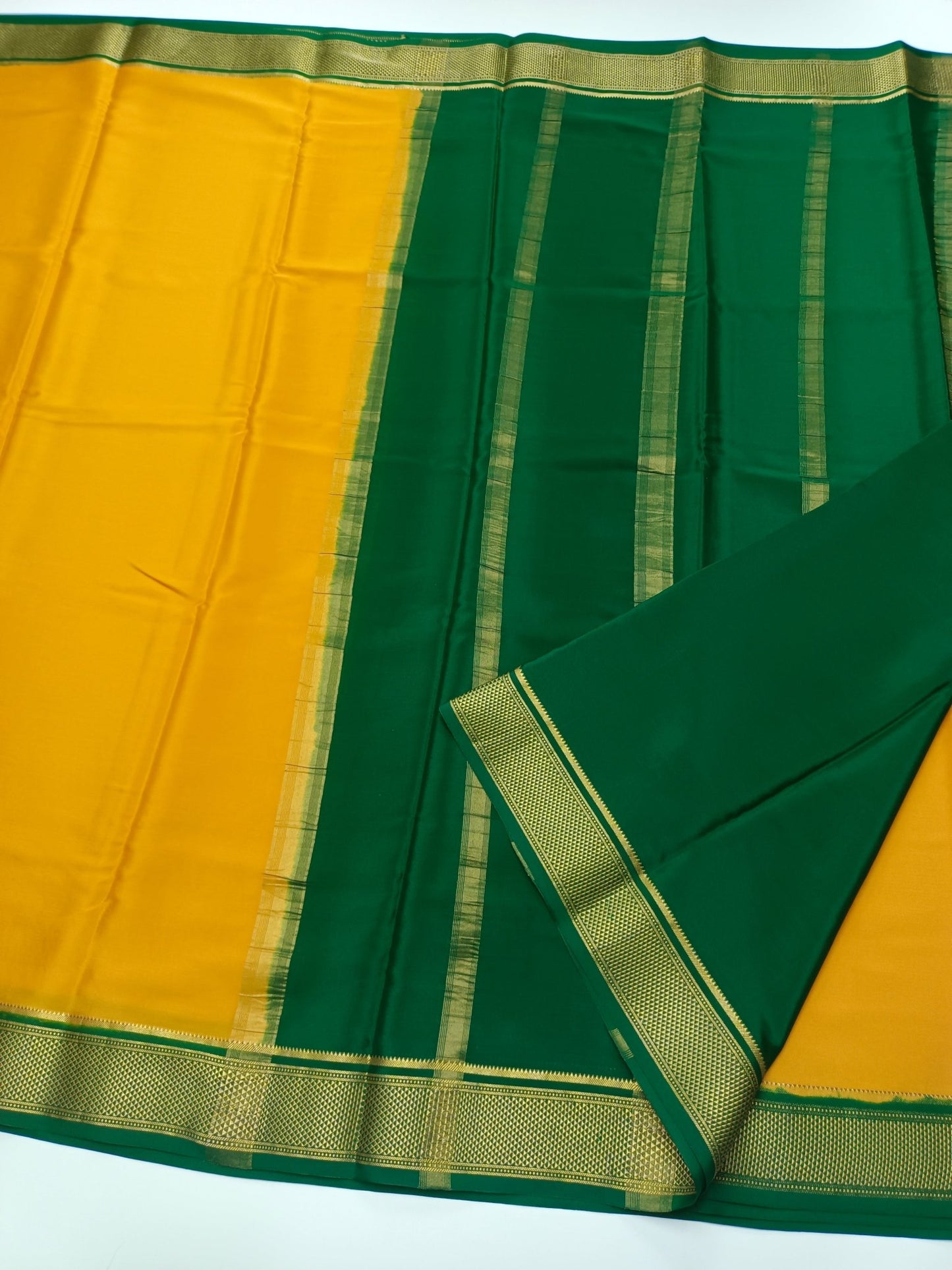PURE CREPE SILK SAREE - B S CHANNABASAPPA & SONS