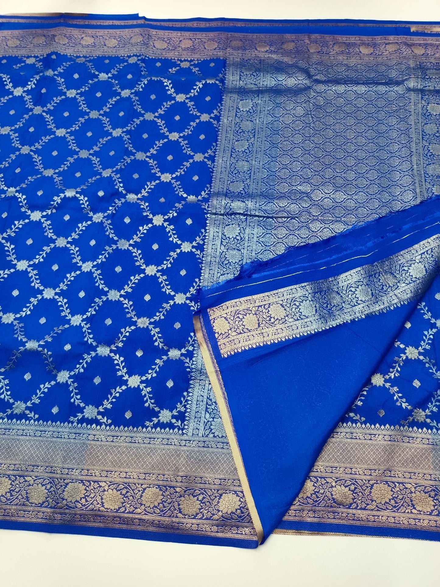 ART CREPE SAREE - B S CHANNABASAPPA & SONS