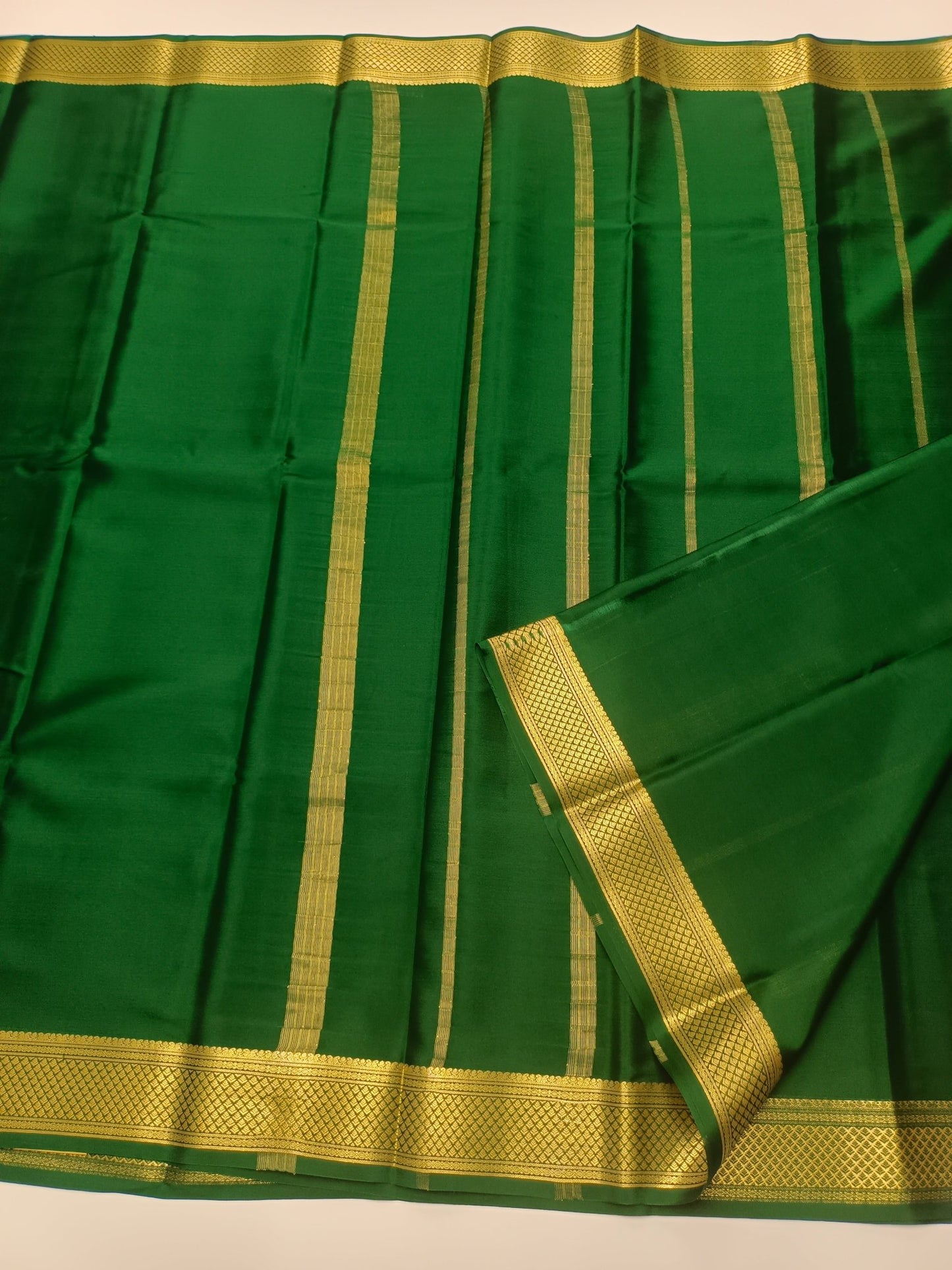 PURE CREPE SILK SAREE - B S CHANNABASAPPA & SONS