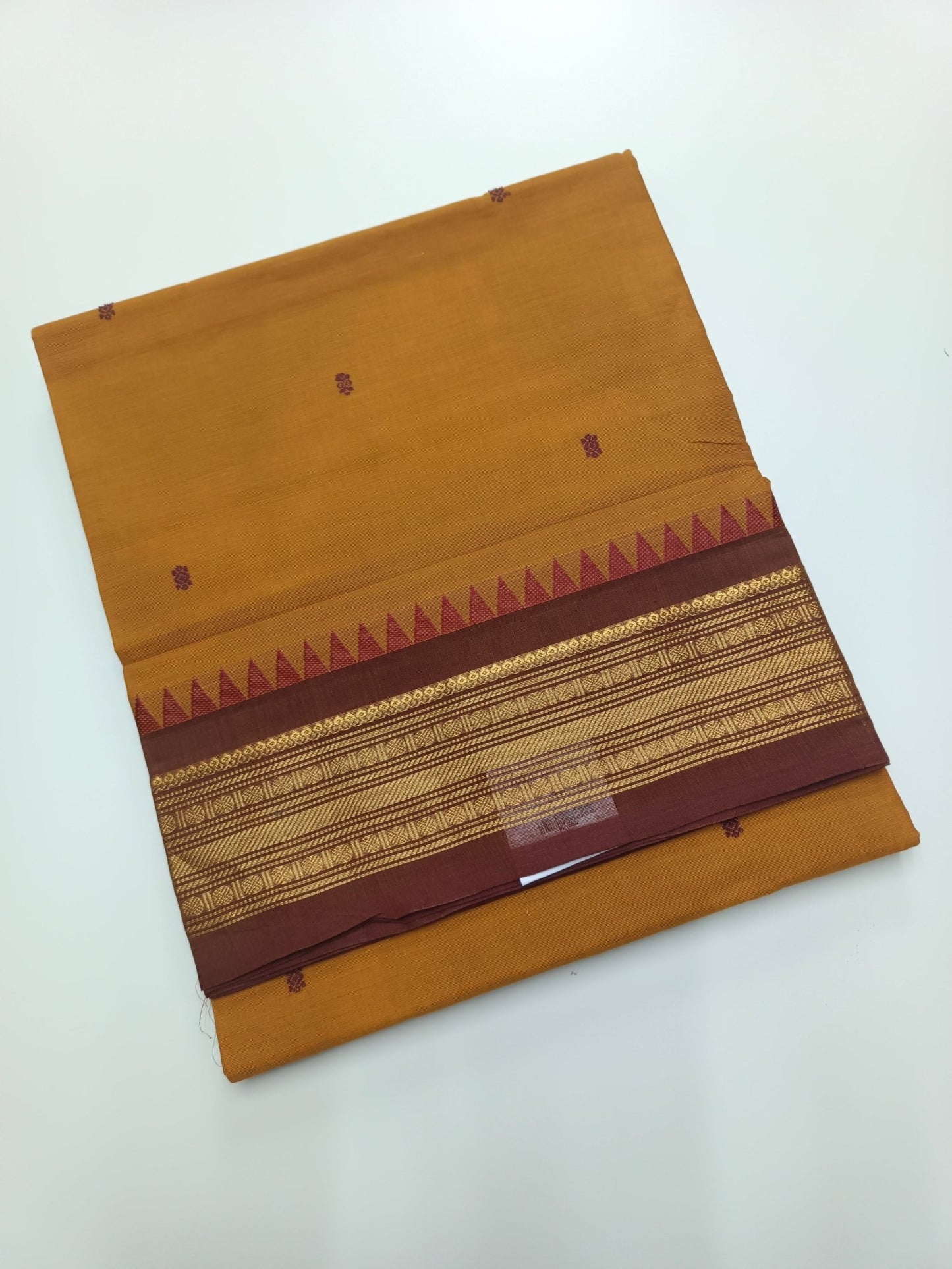 HANDLOOM BASED 9 YARD COTTON SAREE - B S CHANNABASAPPA & SONS