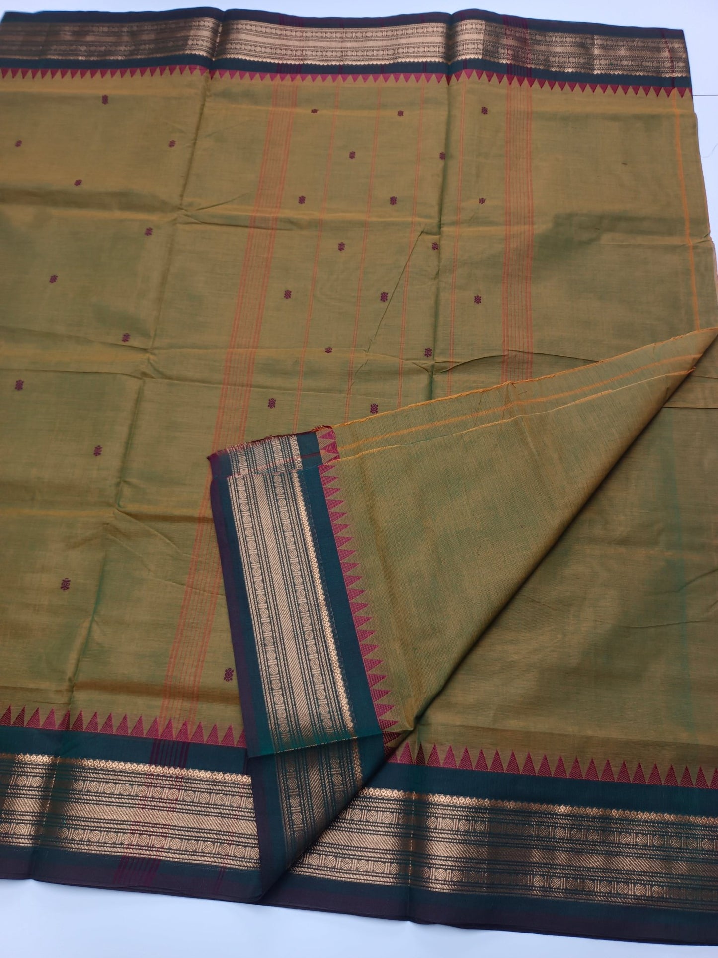 HANDLOOM BASED 9 YARD COTTON SAREE - B S CHANNABASAPPA & SONS