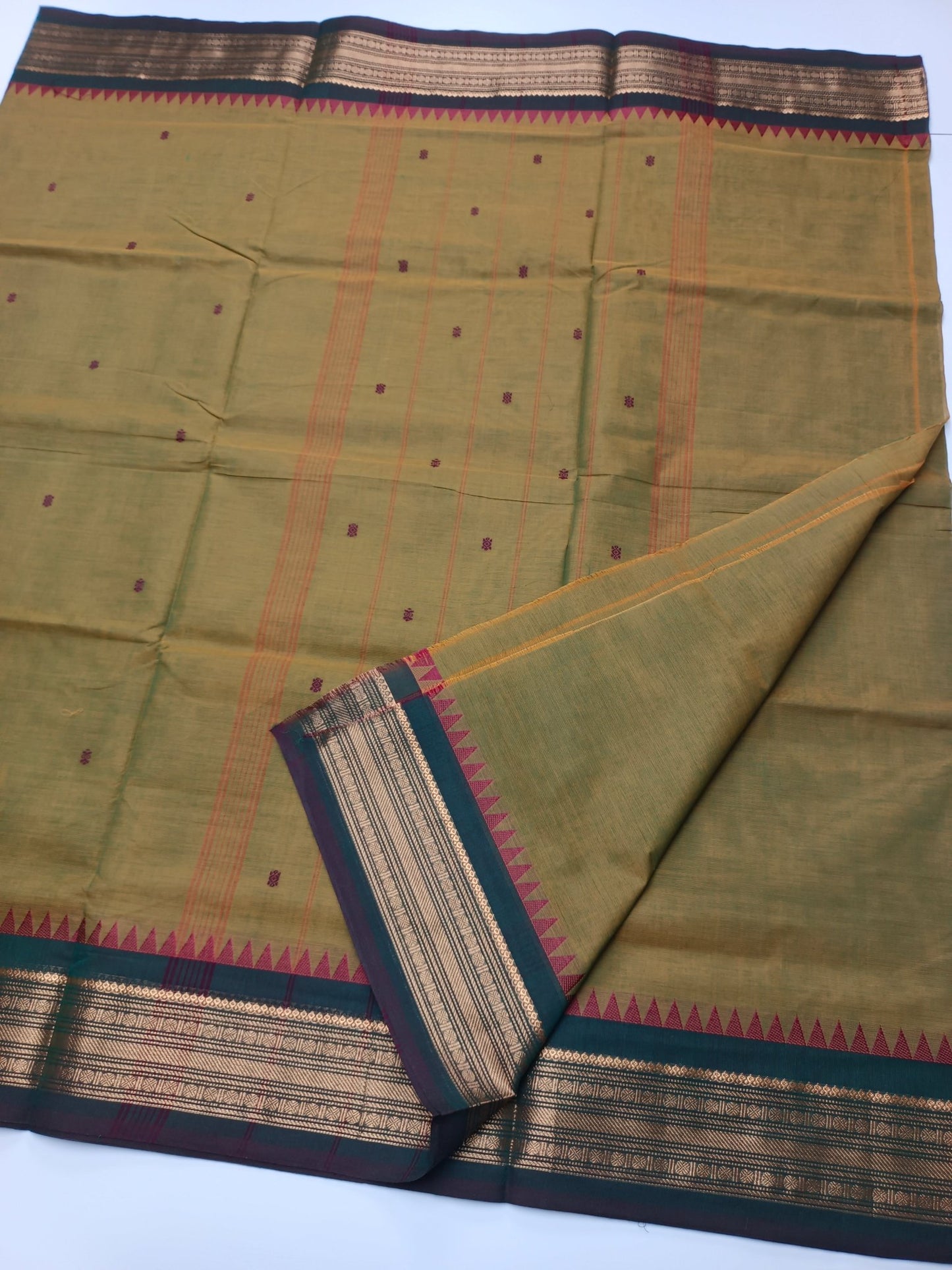 HANDLOOM BASED 9 YARD COTTON SAREE - B S CHANNABASAPPA & SONS