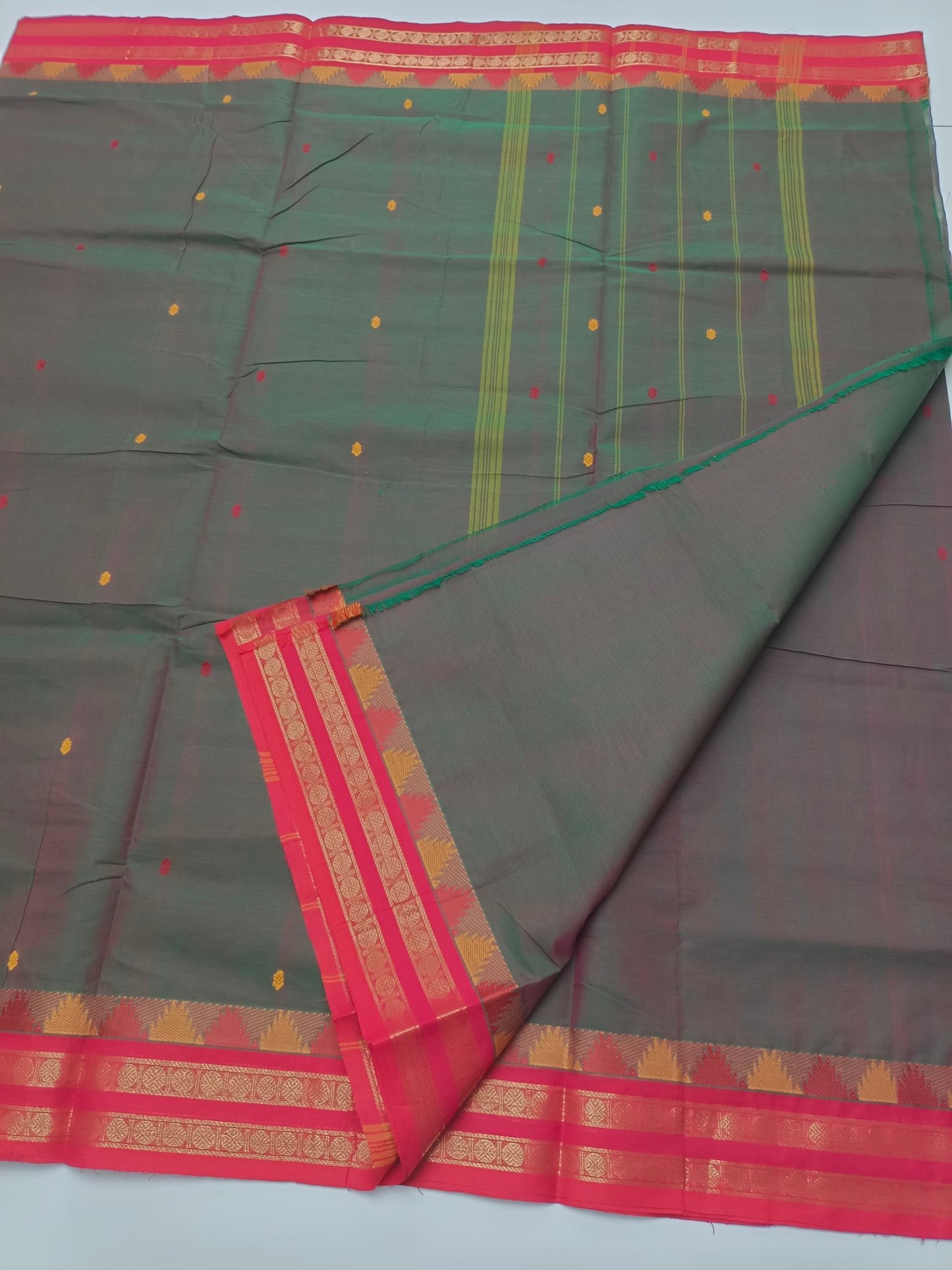HANDLOOM BASED 9 YARD COTTON SAREE - B S CHANNABASAPPA & SONS
