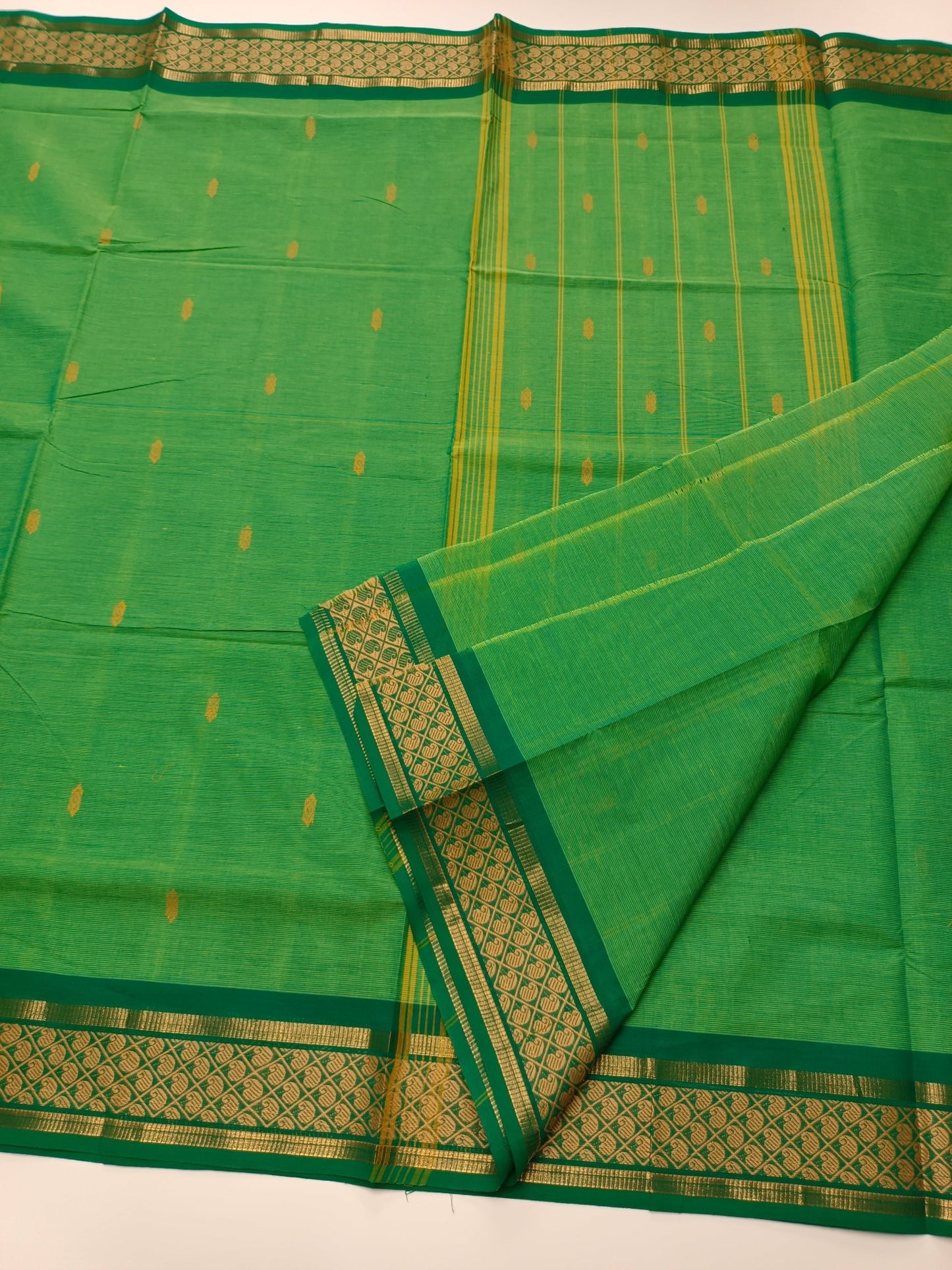 HANDLOOM BASED COTTON SAREE - B S CHANNABASAPPA & SONS