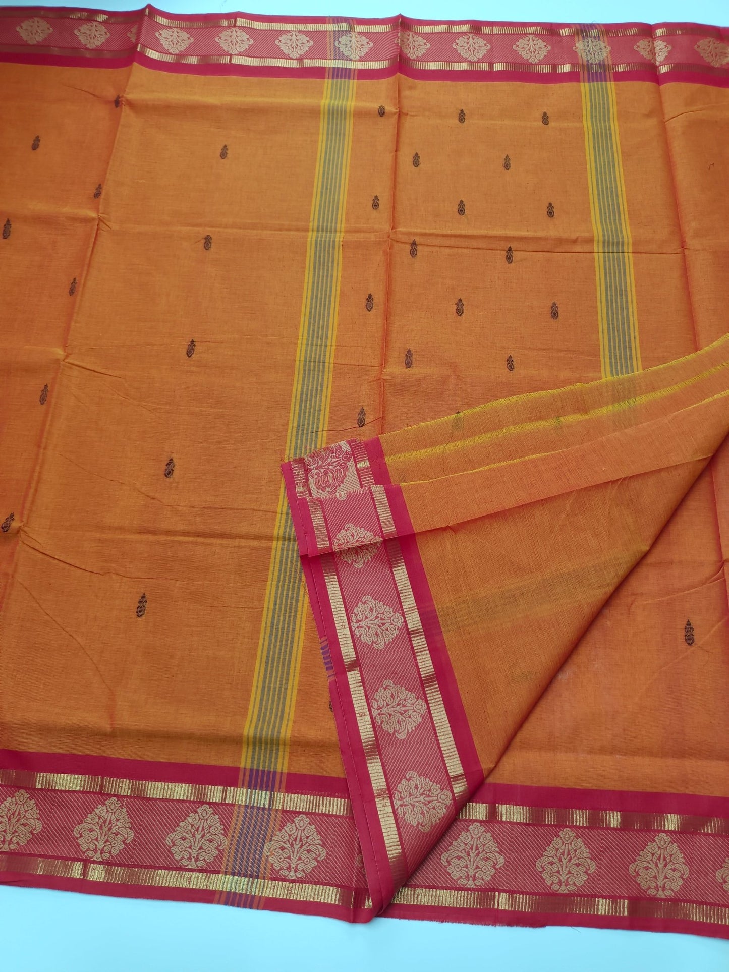 HANDLOOM BASED COTTON SAREE - B S CHANNABASAPPA & SONS
