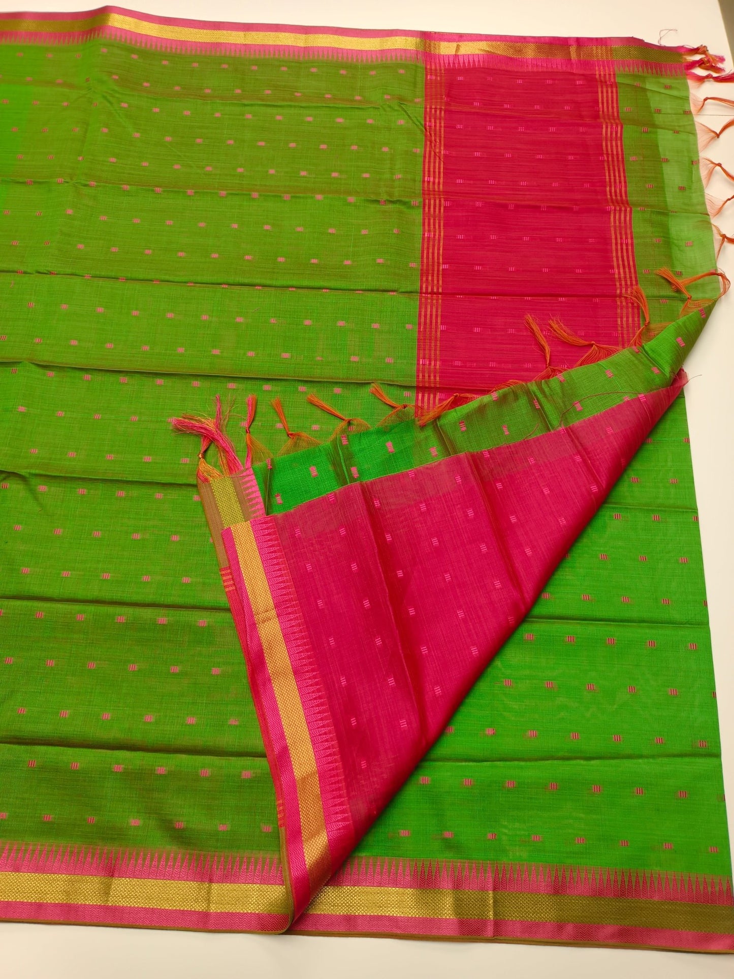 FANCY LENIN SAREE - B S CHANNABASAPPA & SONS