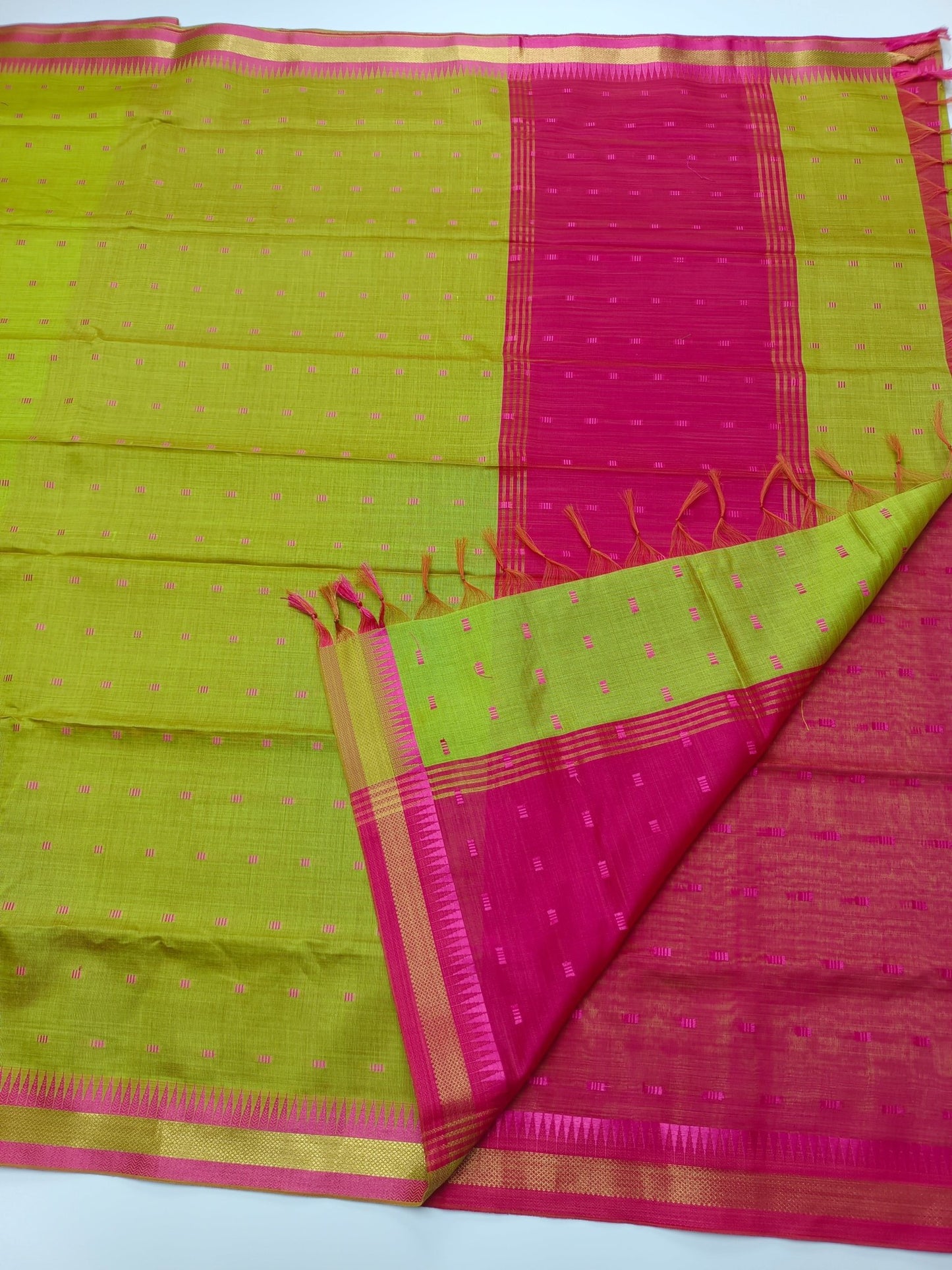 FANCY LENIN SAREE - B S CHANNABASAPPA & SONS