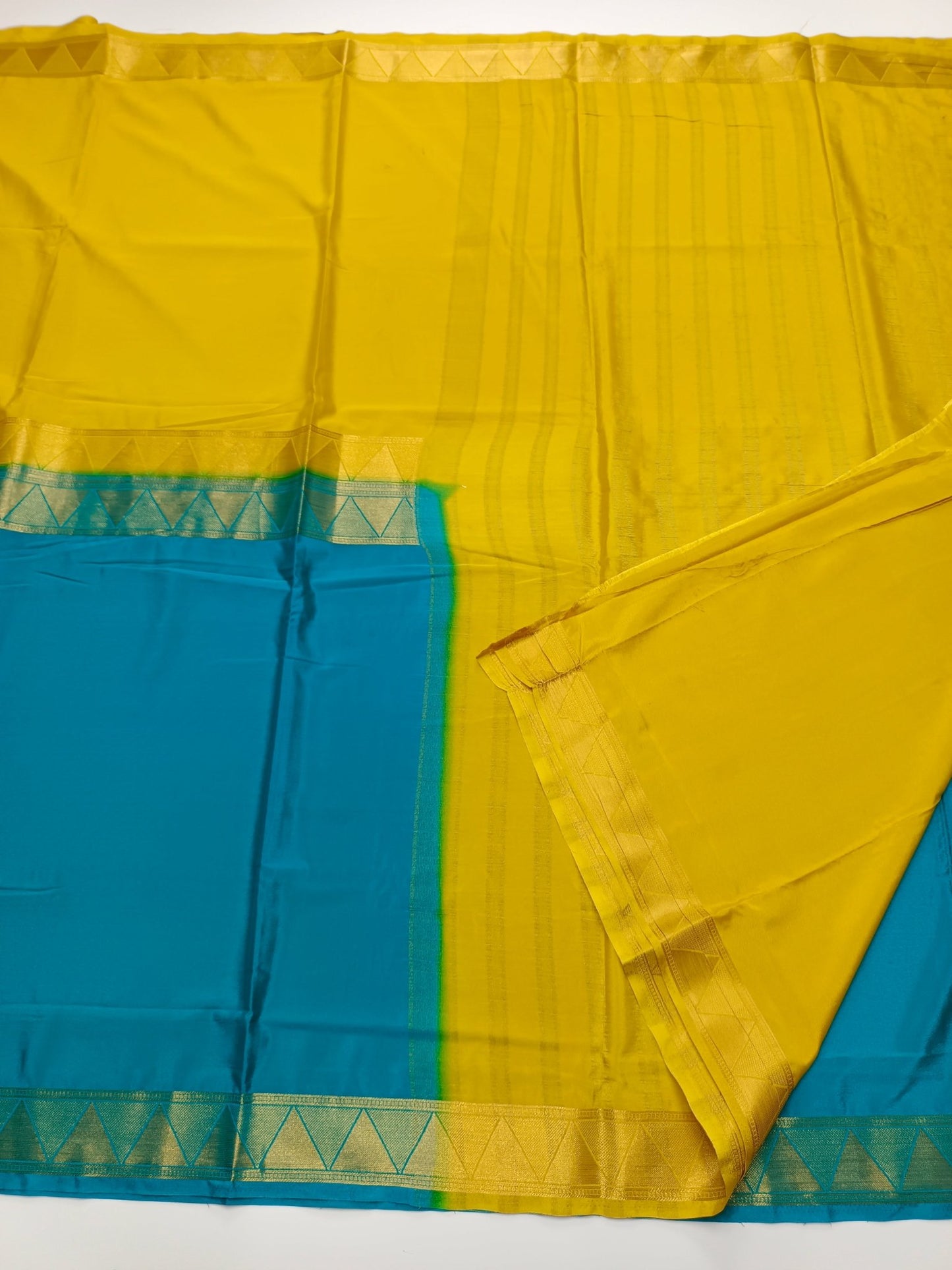 2D CREPE SILK SAREE - B S CHANNABASAPPA & SONS