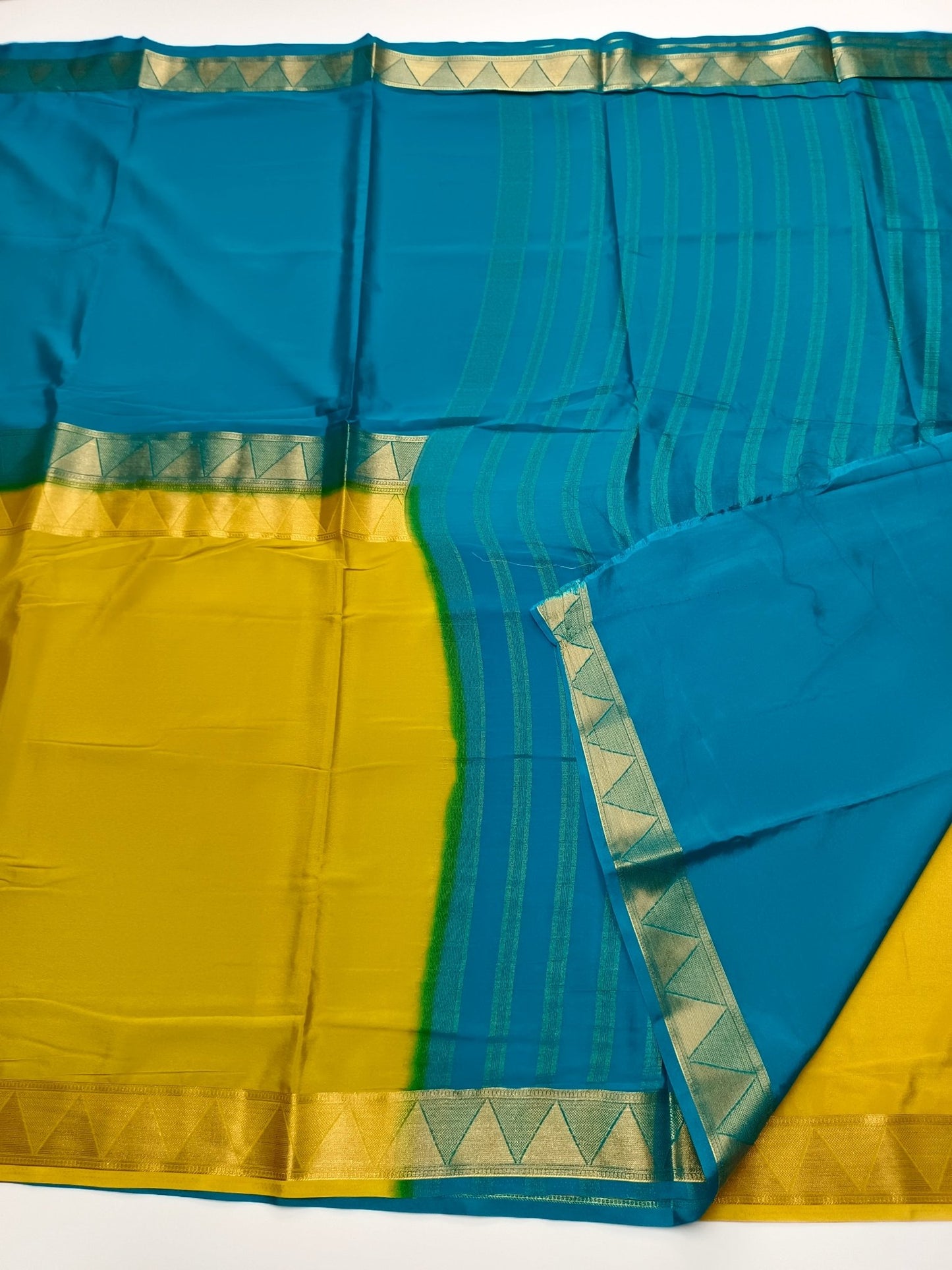 2D CREPE SILK SAREE - B S CHANNABASAPPA & SONS