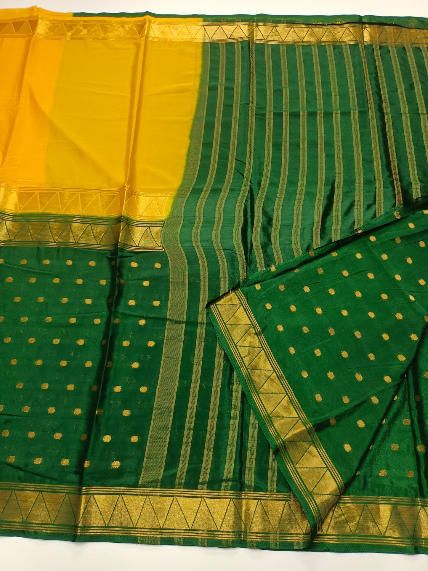 2D CREPE SILK SAREE - B S CHANNABASAPPA & SONS