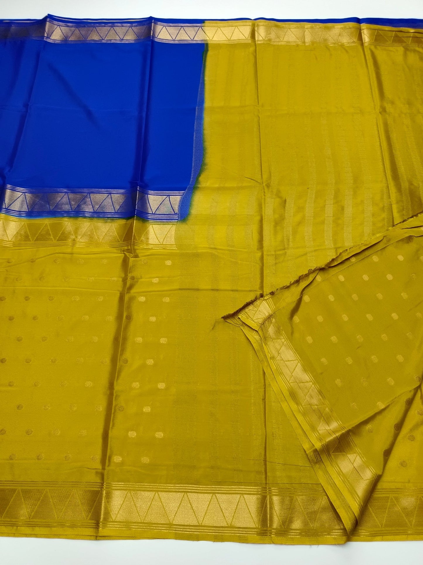 2D CREPE SILK SAREE - B S CHANNABASAPPA & SONS