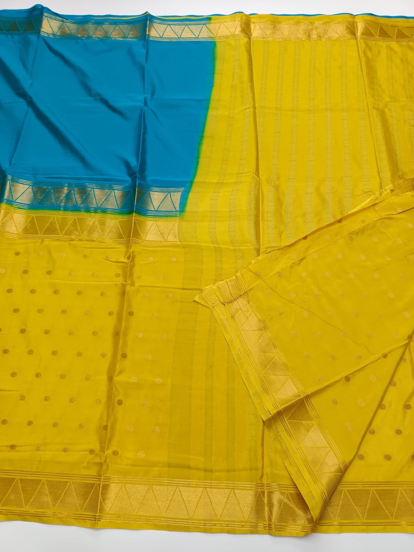 2D CREPE SILK SAREE - B S CHANNABASAPPA & SONS