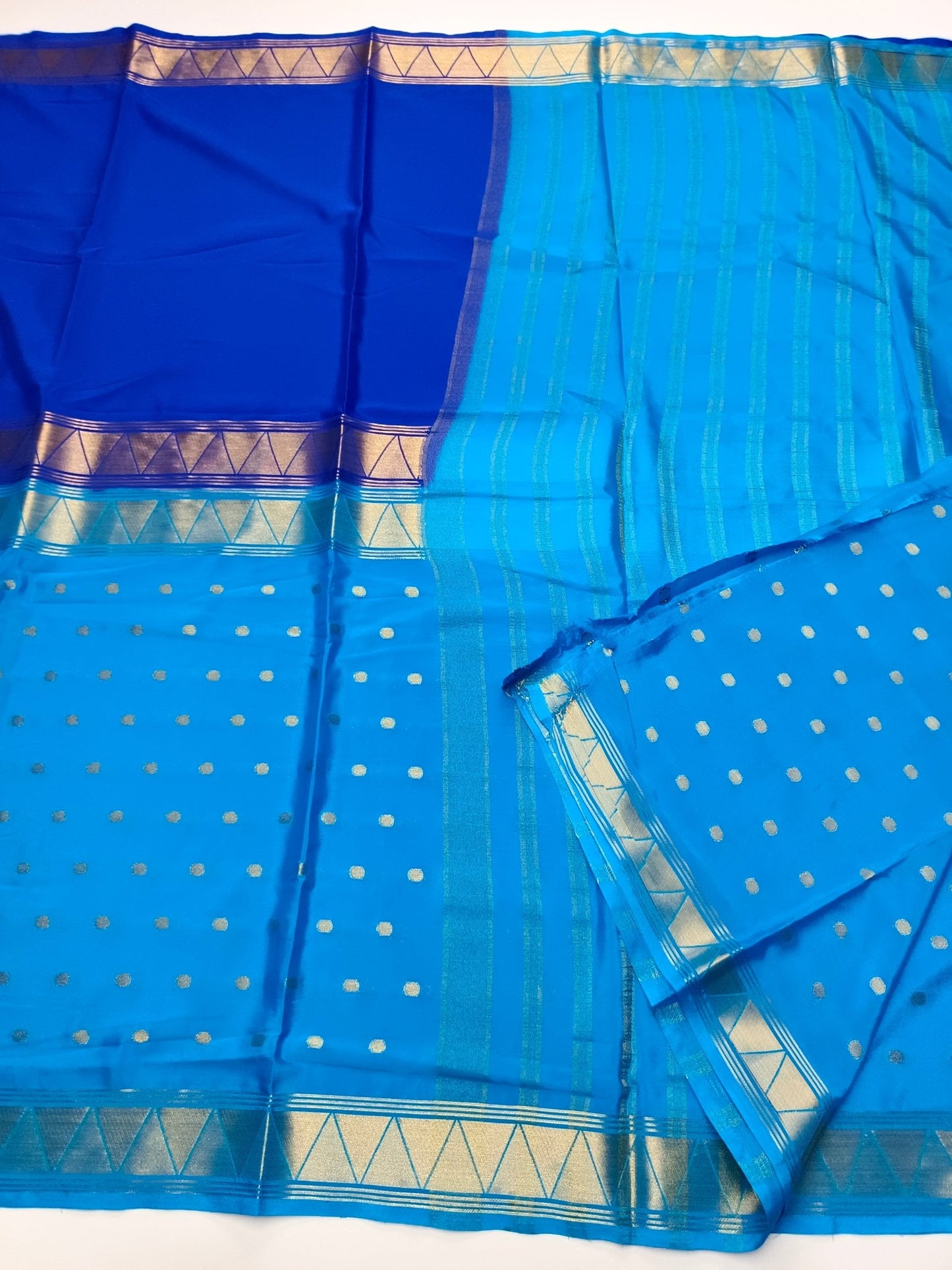 2D CREPE SILK SAREE - B S CHANNABASAPPA & SONS