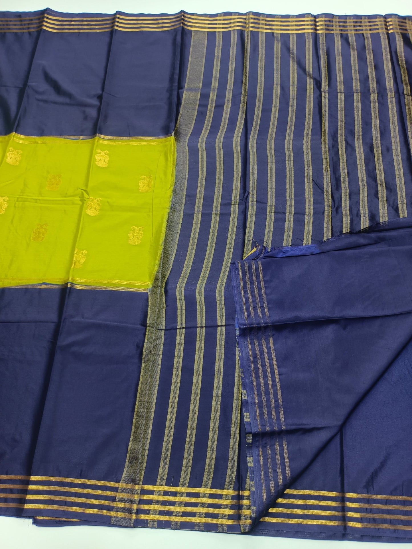 2D SEMI CREPE SILK SAREE - B S CHANNABASAPPA & SONS