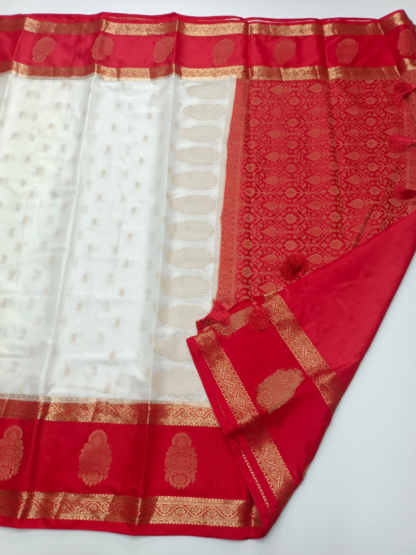 SEMI CREPE SILK SAREE - B S CHANNABASAPPA & SONS