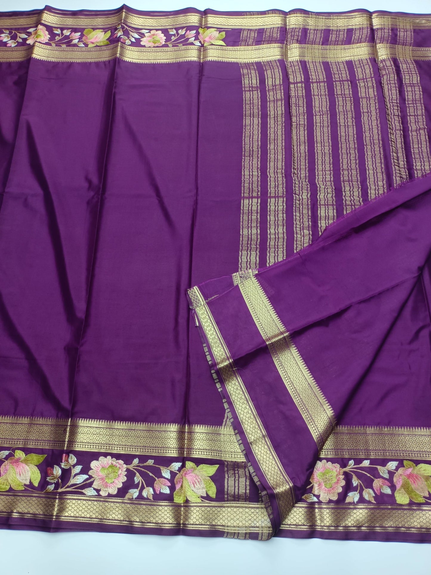 SEMI CREPE SILK SAREE - B S CHANNABASAPPA & SONS