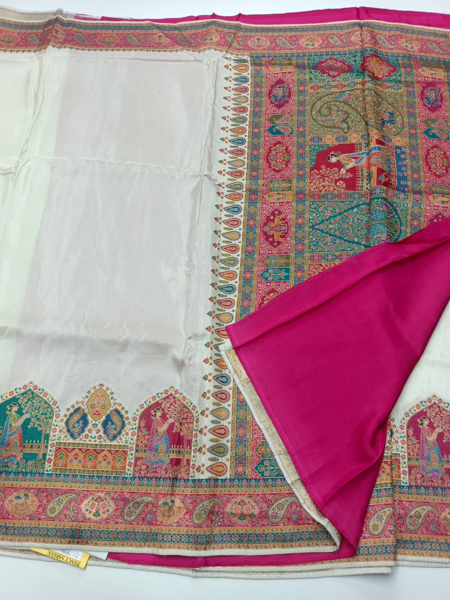 DOLA SILK SAREE - B S CHANNABASAPPA & SONS