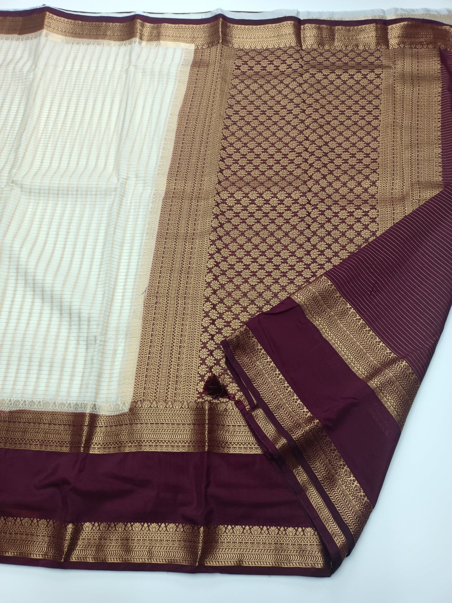 SEMI CREPE SILK SAREE - B S CHANNABASAPPA & SONS