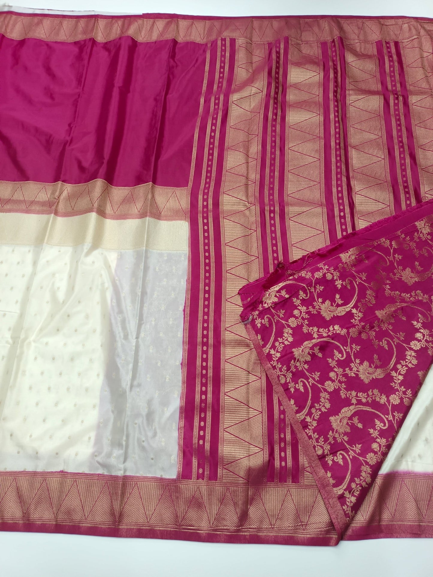 2D SEMI CREPE SILK SAREE - B S CHANNABASAPPA & SONS