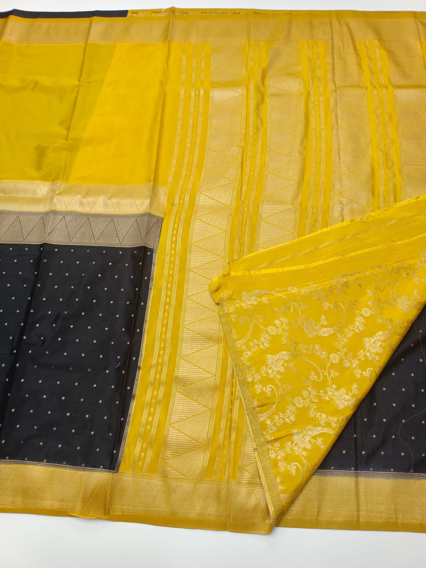 2D SEMI CREPE SILK SAREE - B S CHANNABASAPPA & SONS