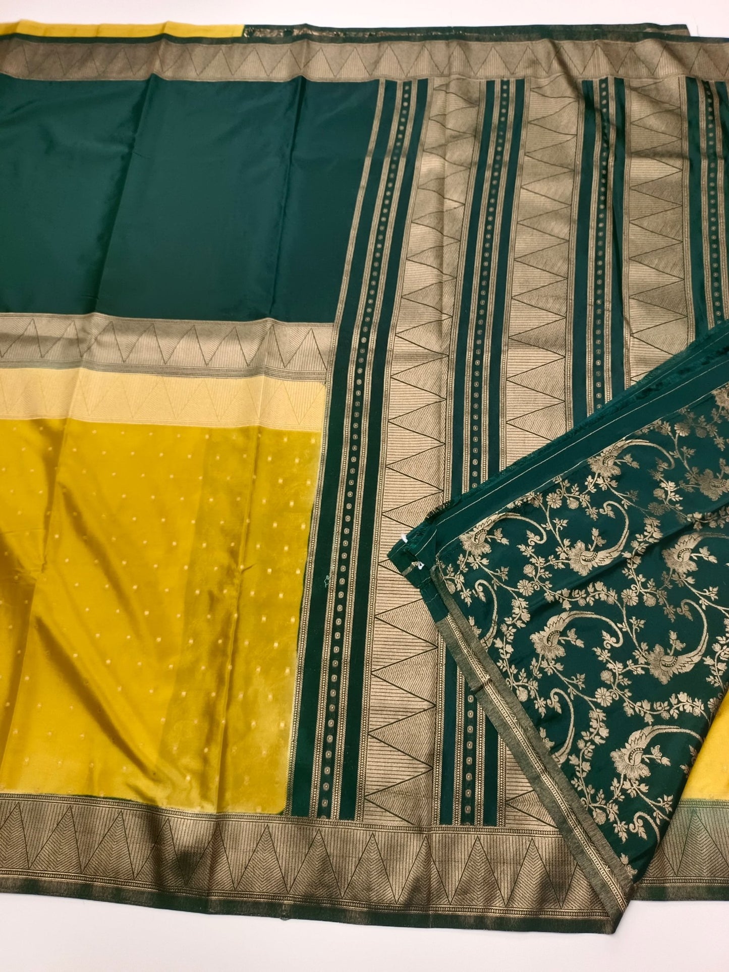 2D SEMI CREPE SILK SAREE - B S CHANNABASAPPA & SONS