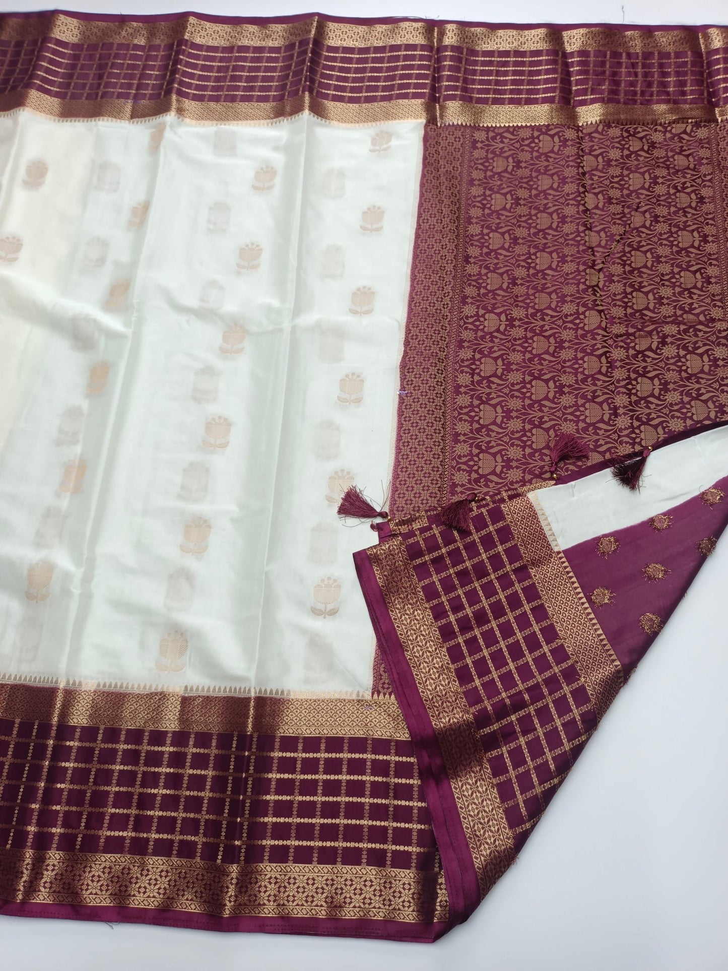 SEMI CREPE SILK SAREE - B S CHANNABASAPPA & SONS
