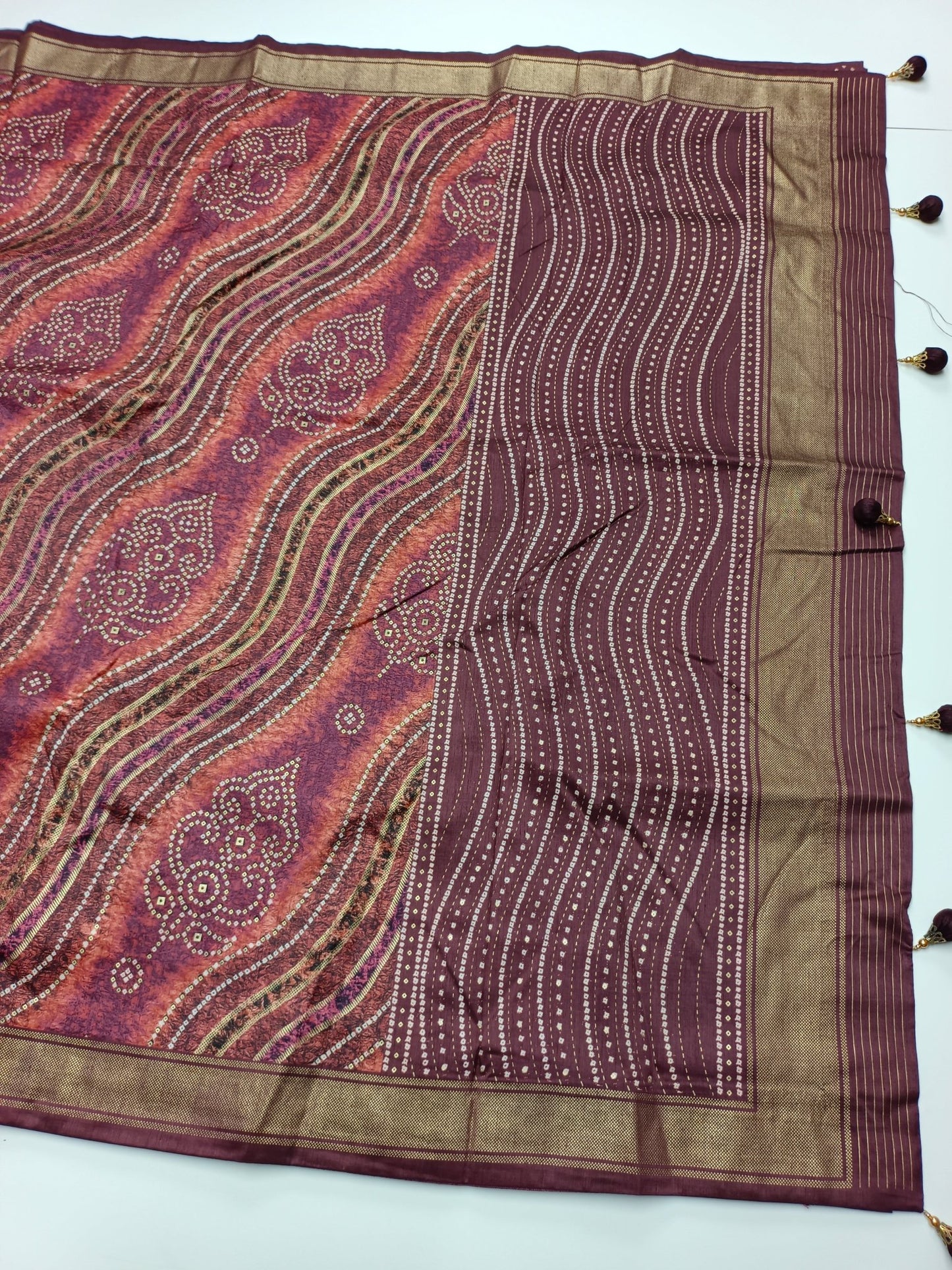 FANCY PATOLA DOLA SILK SAREE (SPECIAL 20% DISCOUNT) - B S CHANNABASAPPA & SONS