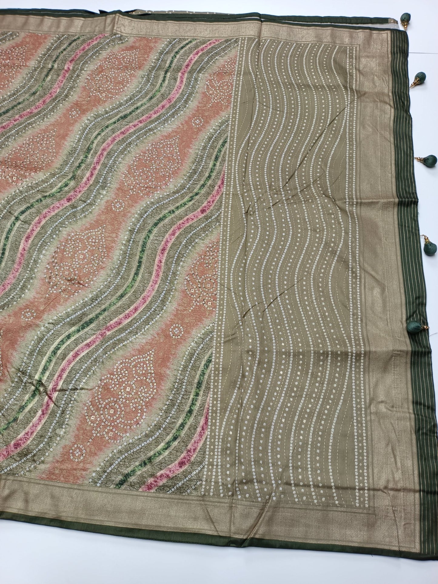 FANCY PATOLA DOLA SILK SAREE (SPECIAL 20% DISCOUNT) - B S CHANNABASAPPA & SONS