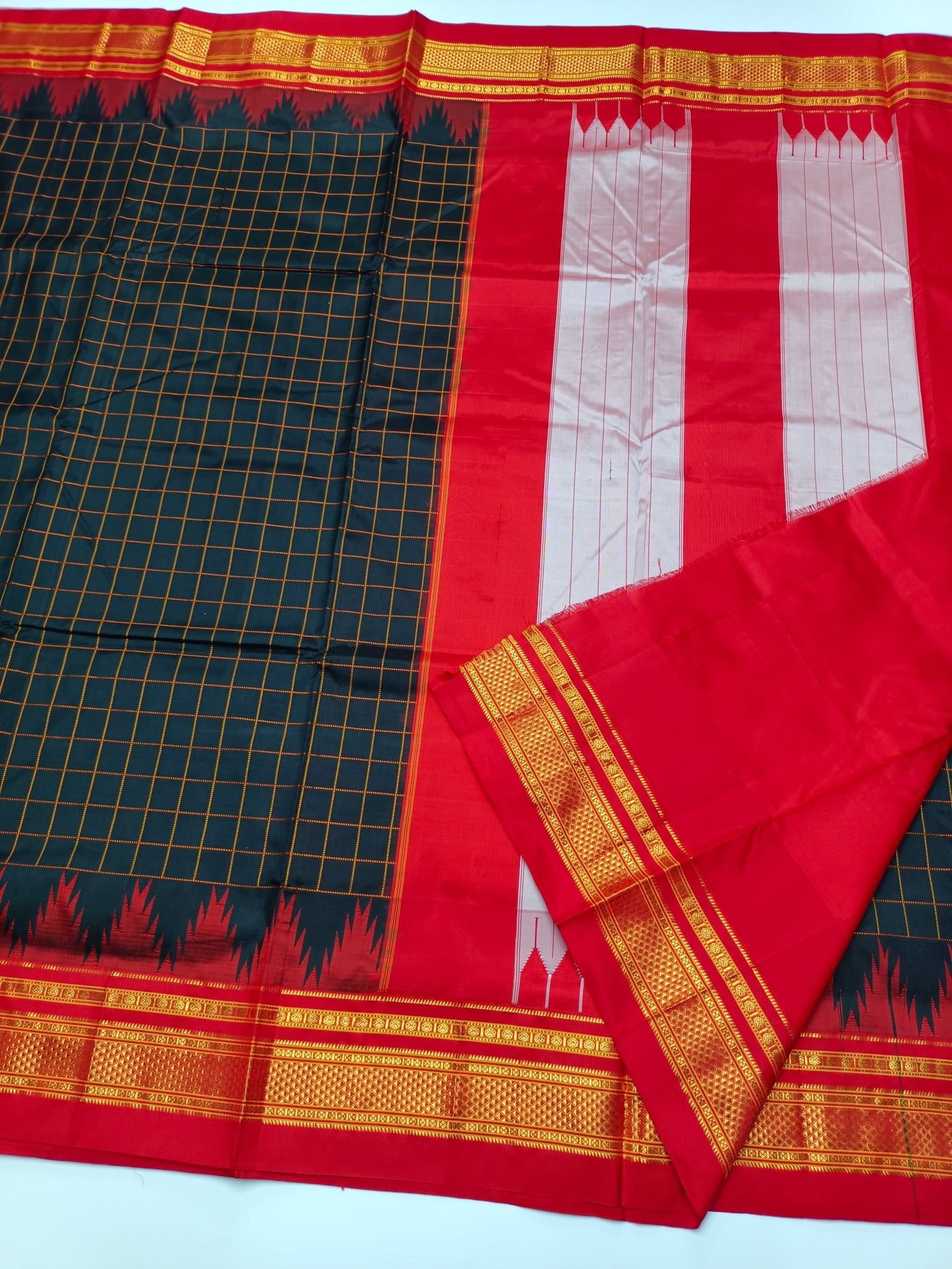 PURE SILK ILKAL SAREE - B S CHANNABASAPPA & SONS