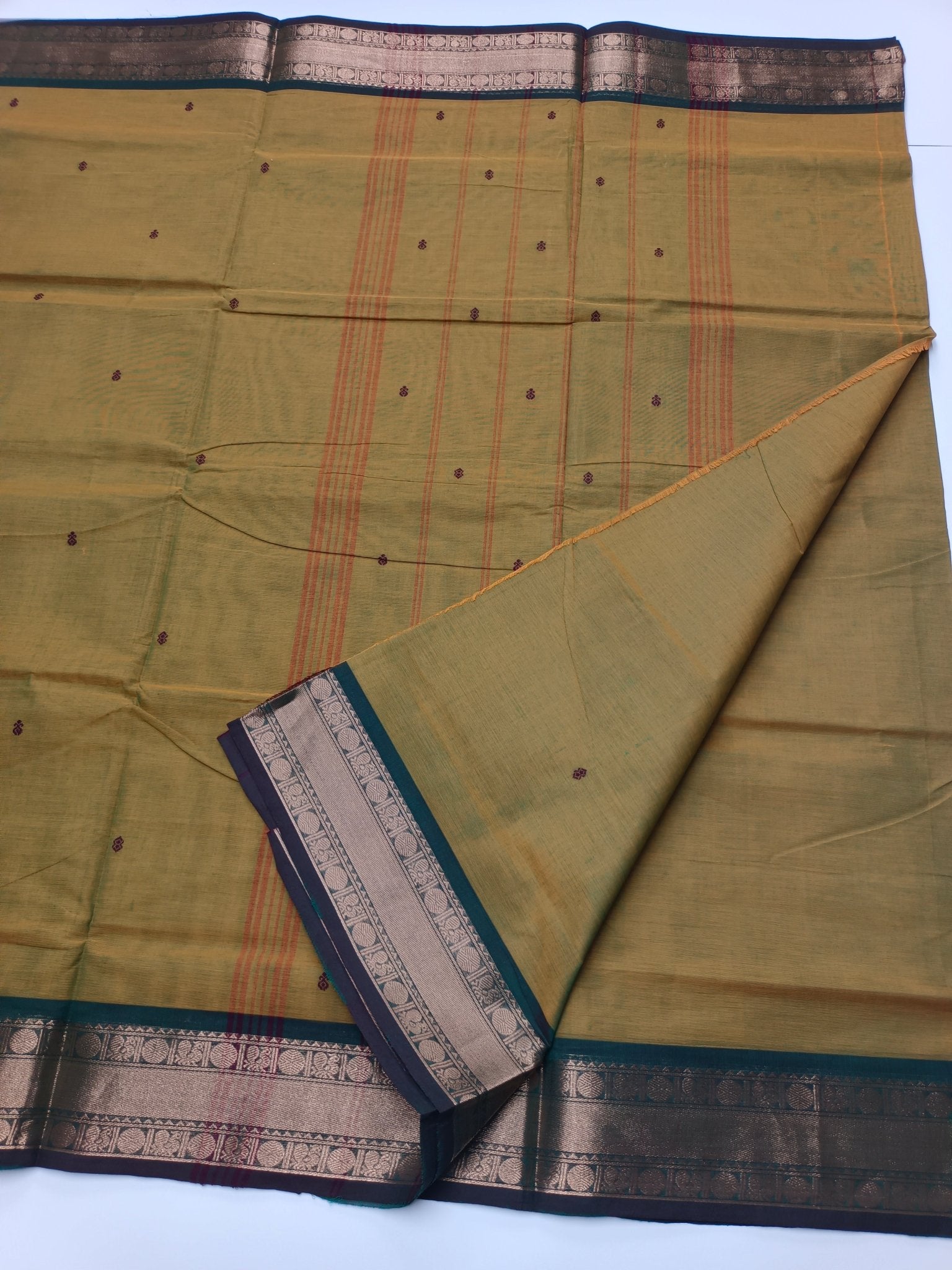 HANDLOOM BASED 9 YARD COTTON SAREE - B S CHANNABASAPPA & SONS